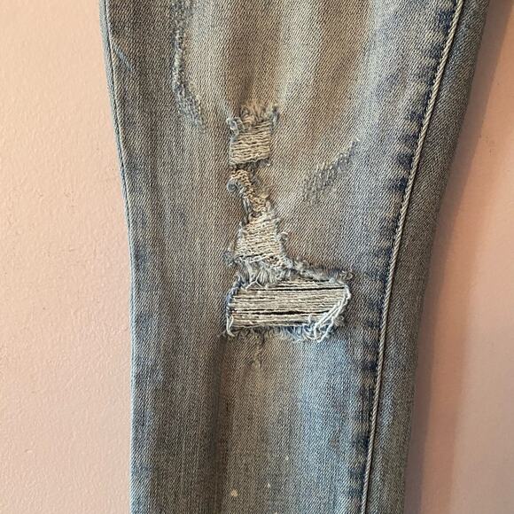 Judy Blue Women's size 28 Skinny Fit Light Wash Distressed Jeans - Picture 6 of 12
